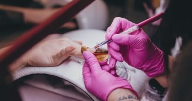 Manicure de sucesso Conheça 4 especializações na área profissional.